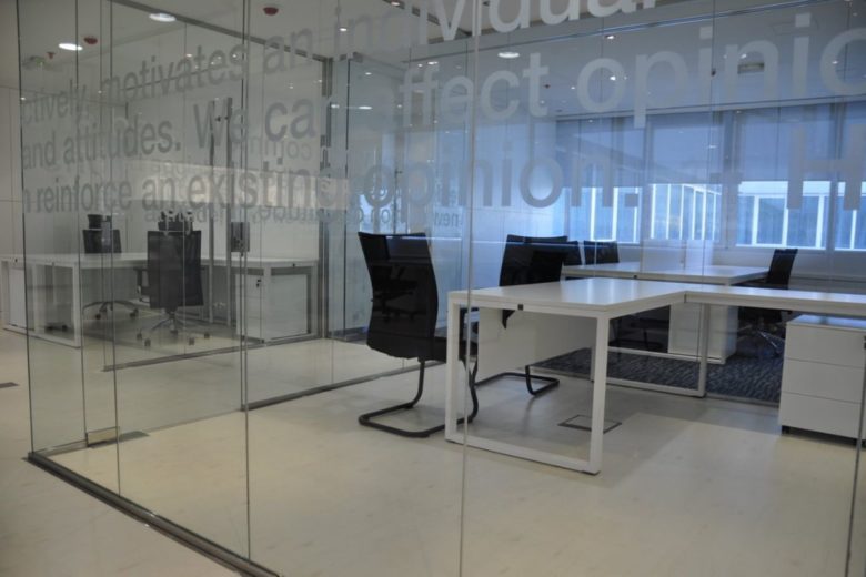 Mesa O.pop Anbo Suministros, especialistas en venta de mobiliario de oficina en Barcelona